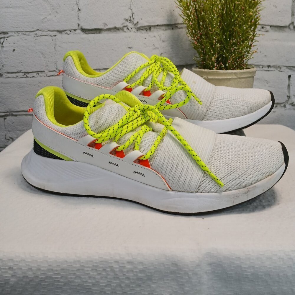 WOMENS UNDER ARMOUR CHARGED BREATH LACE SPORTSTYLE SHOES, LIKE NEW, SIZE 10